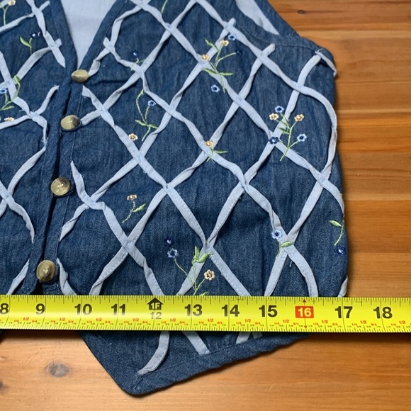 Victoria Jones Petite Vest w  Embellishments & Embroidery, 100% cotton, buttons - Picture 13 of 15